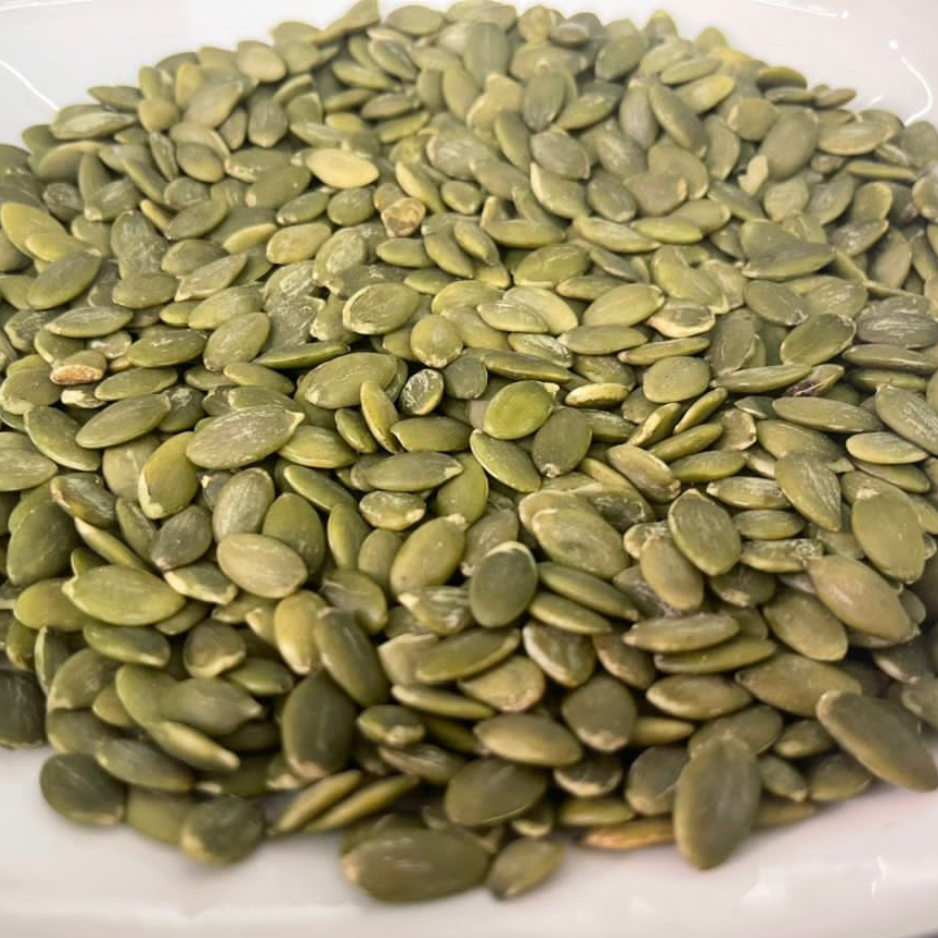 لب بزر القرع نيء