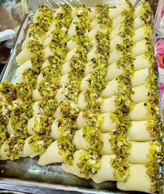 نصف كيلو حلاوة جبن محشية بالقشطة البلدية