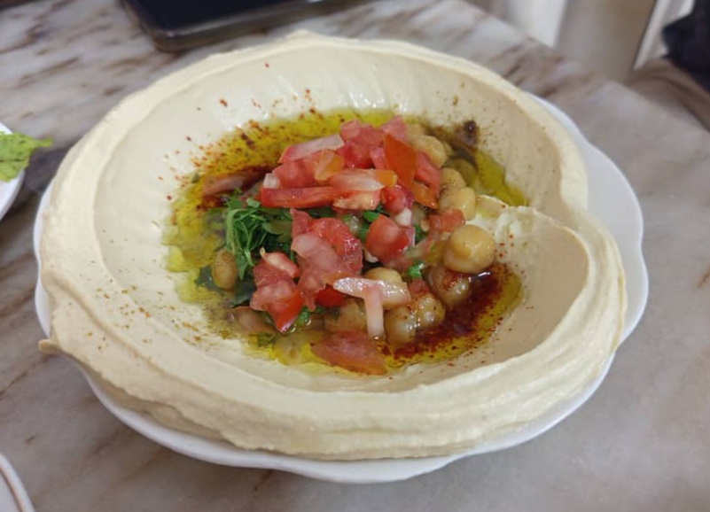 صحن حمص ناعم( مع سرفيس )