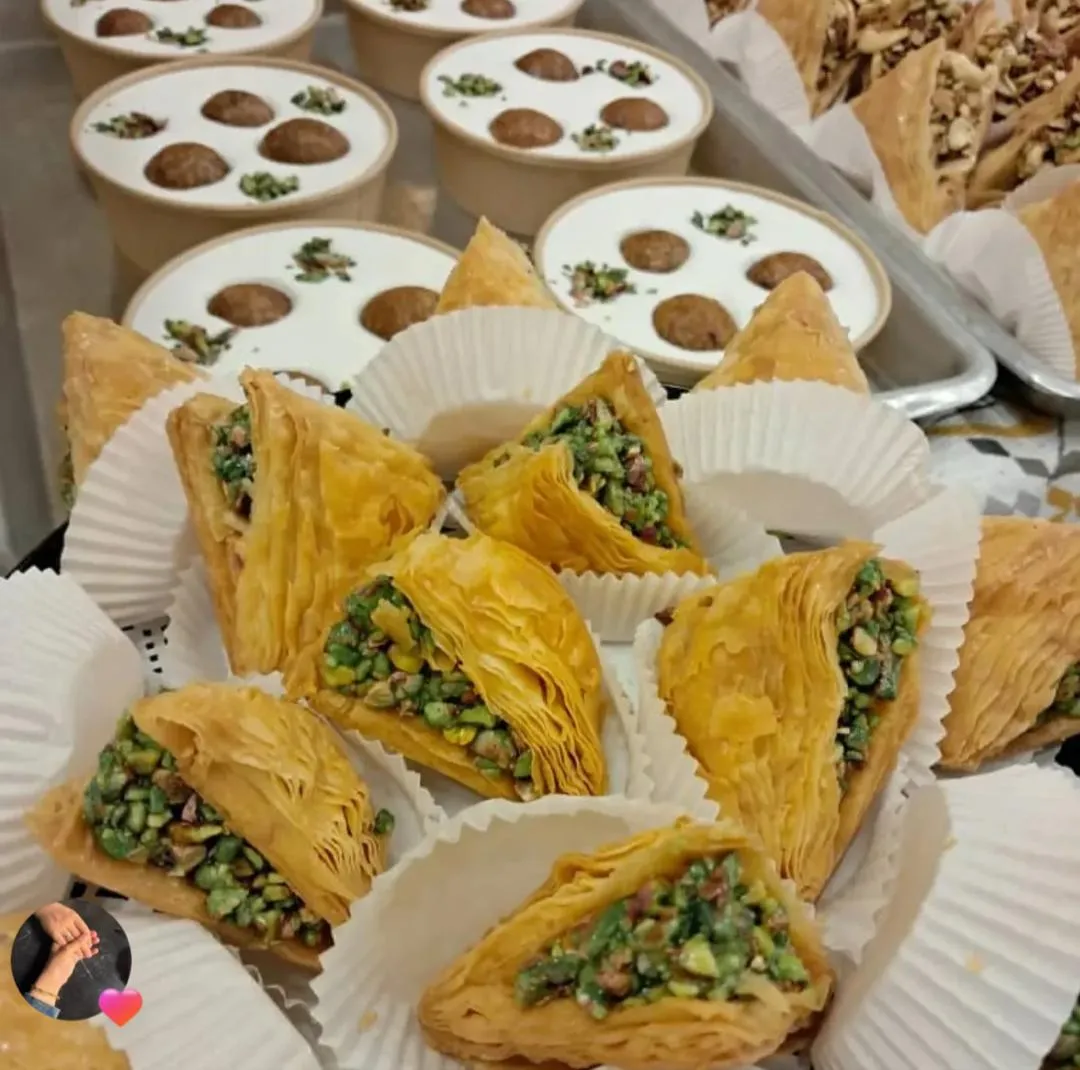 قطع وربات فستق