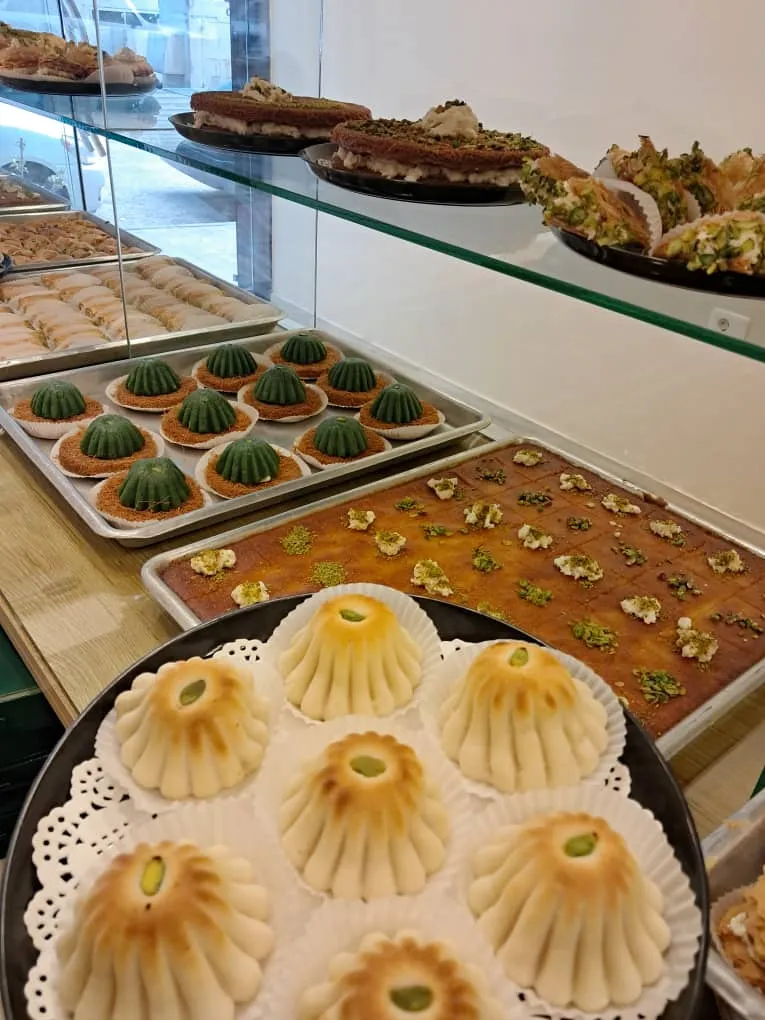 قطعة غريبية بالقشطة