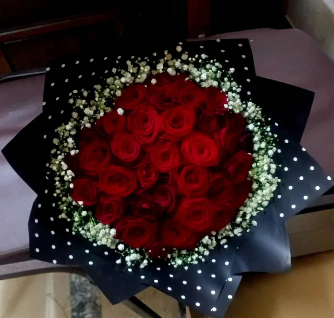 باقة ورد خمري