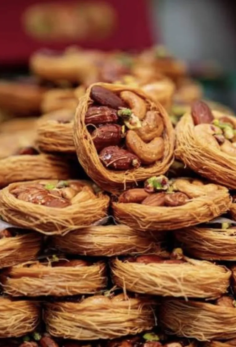 تاج ومكسرات