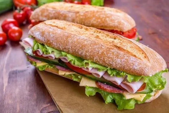 ساندويش حبش وروستو كبيرة