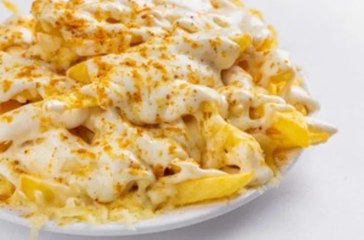 بطاطا مقلية مع الموزريلا والمايونيز