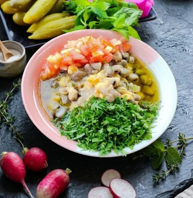 علبة فول