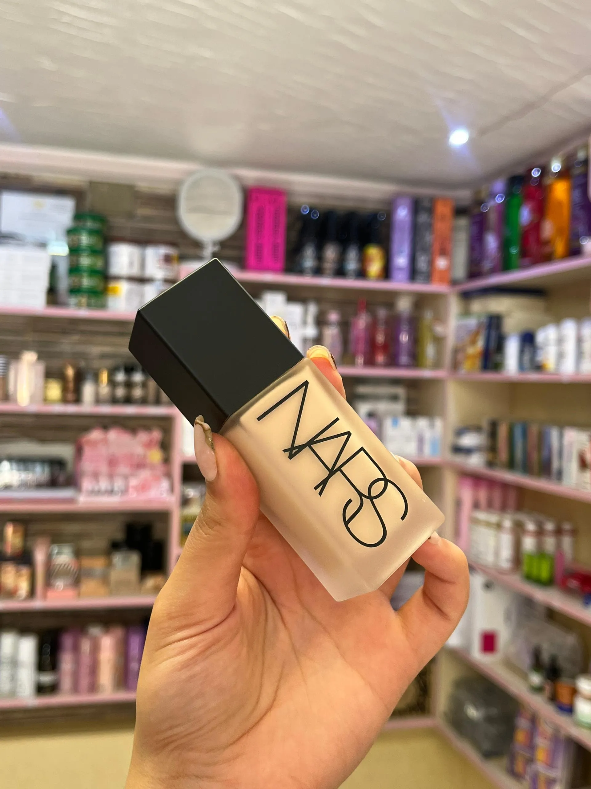 كريم اساس NARS