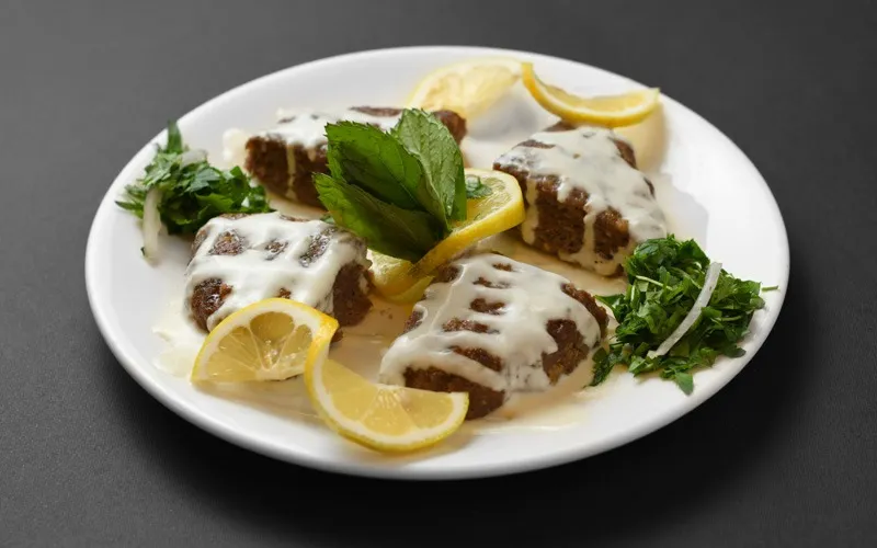 لحمة بالصحن باللبن