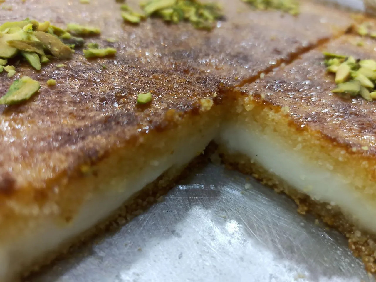 بسبوسة بالقشطة