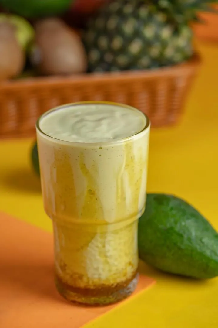 موز وحليب وافوكادو