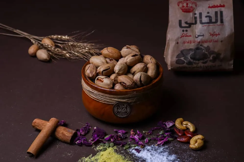 جوز بيكان بقشره