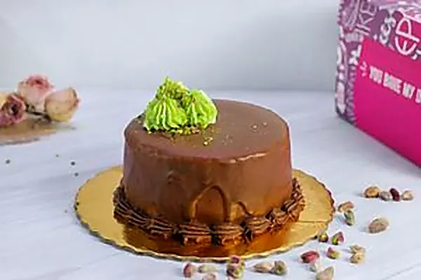 قالب كيك شوكولا دبي