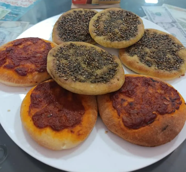 سوراية محمرة