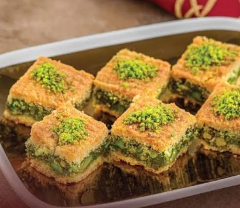 بقلاوة مد بالفستق