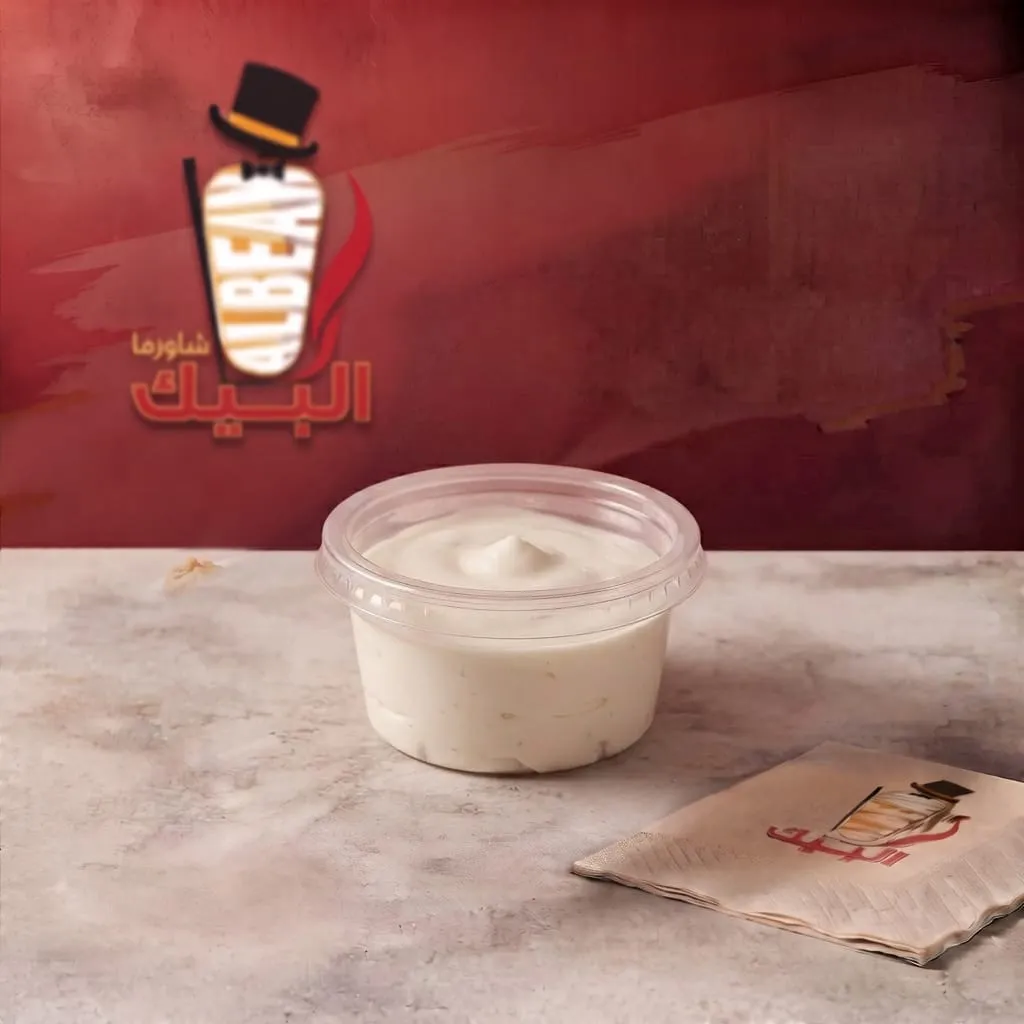 علية توم